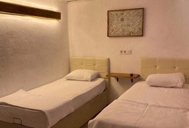 Monk Island Guesthouse Foça - Görsel 13