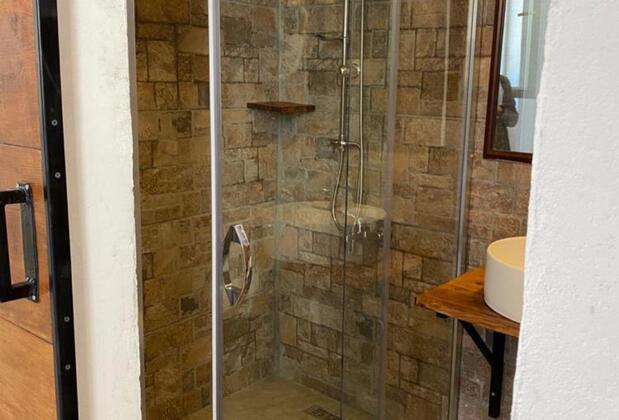 Monk Island Guesthouse Foça - Görsel 24