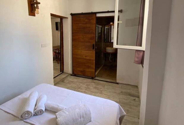 Monk Island Guesthouse Foça - Görsel 16