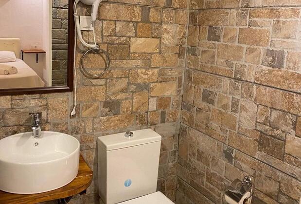 Monk Island Guesthouse Foça - Görsel 26