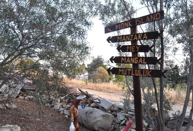 Monk Island Guesthouse Foça - Görsel 39