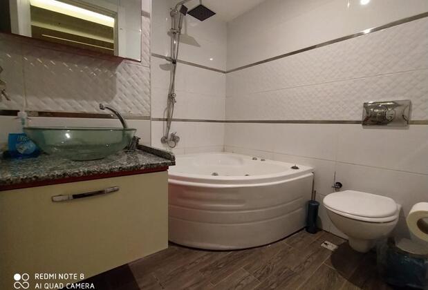 Silver Suit - Görsel 13