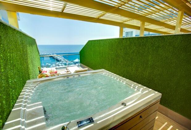 Azura Deluxe Resort & Spa Hotel - Görsel 18