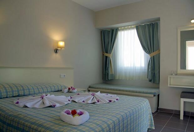 The Blue Lagoon Deluxe Hotel - Görsel 4