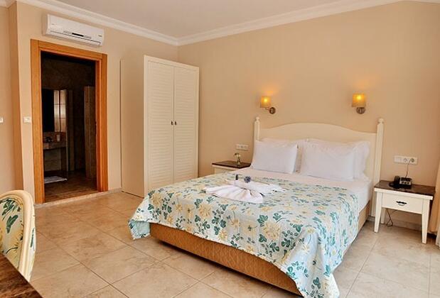 The Blue Lagoon Deluxe Hotel - Görsel 3