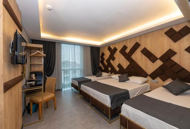 Fly And Stay Airport Hotel - Görsel 13