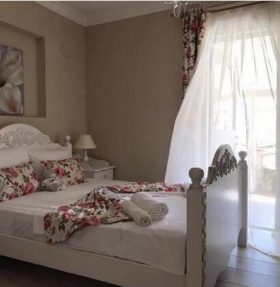 The White Alaçatı Otel & Restoran - Görsel 6