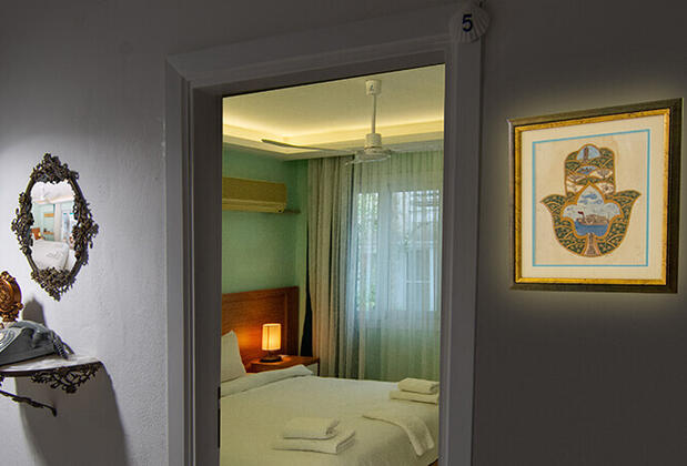 Midilli Konak Foça - Görsel 12