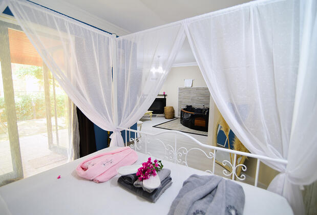 Kekik Alaçatı Otel Mayko - Görsel 23