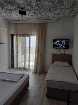 Midilli Motel Ayvacık - Görsel 11