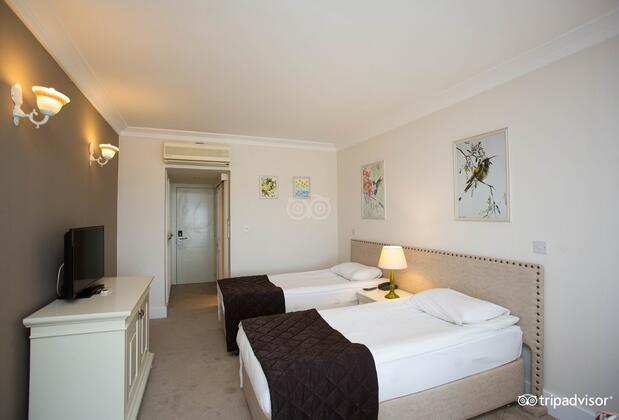 Bellapais Monastery Village - Görsel 9