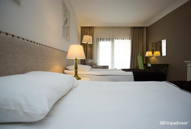 Bellapais Monastery Village - Görsel 6