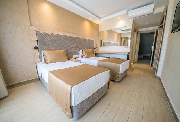 Point Beach Marmaris - Görsel 13