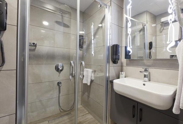 Nova Vista Deluxe Suites Hotel - Görsel 3