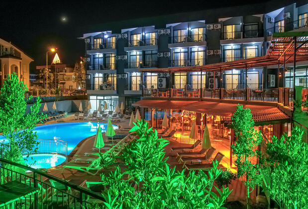 Clover Magic Park Side Hotel - Görsel 3