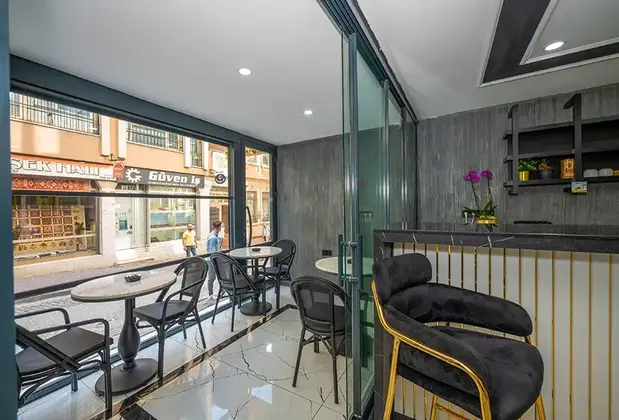 California Hotel - Görsel 3