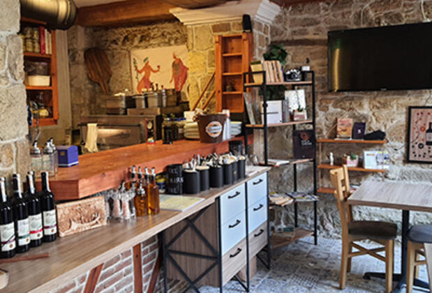 Foça Kirke Otel ve Pizzeria - Görsel 6