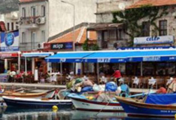 Ege'nin Büyüleyen Kıyı Kenti: Foça