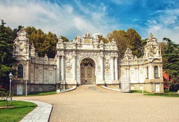 Dolmabahçe Sarayı Hakkında Bilinmesi Gereken Her Şey