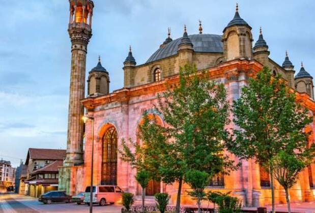 Bir Hafta Sonu Trenle Konya'yı Keşfedin: Konya Trenleri ve Gezi Önerisi