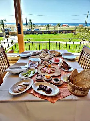 Suna Beach Kefaloz - Görsel 9