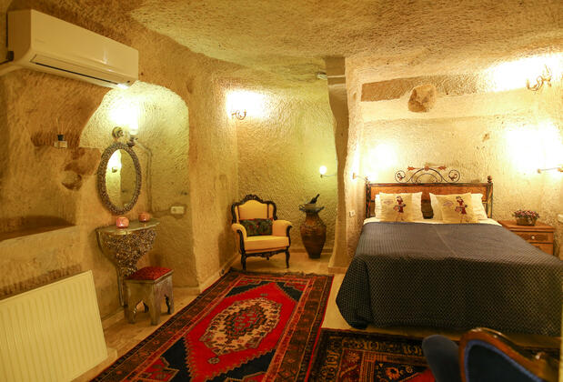 Bedrock Cave Hotel - Görsel 9