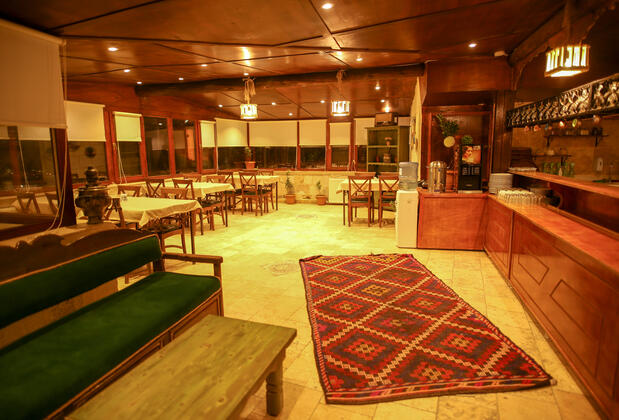 Bedrock Cave Hotel - Görsel 12