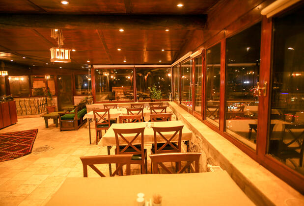 Bedrock Cave Hotel - Görsel 13