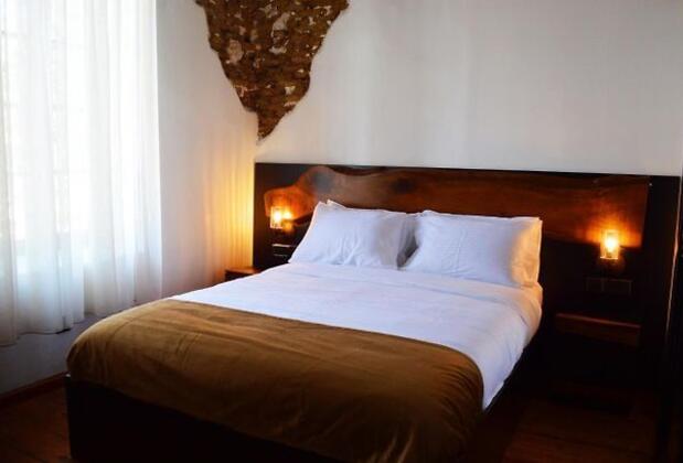 Queen Of Nicosia - Görsel 6