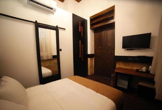 Queen Of Nicosia - Görsel 5