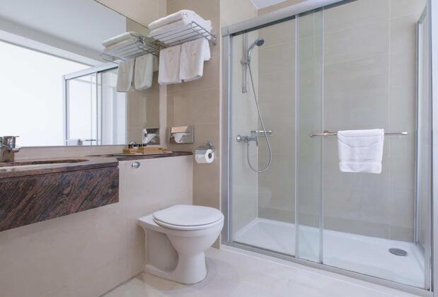 Golden Bay Beach Hotel - Görsel 12