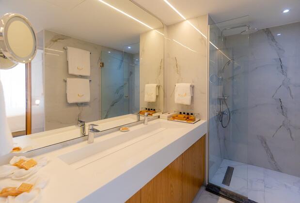 Golden Bay Beach Hotel - Görsel 10