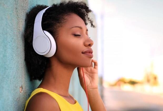 Şehir Şarkıları ve Dikkat Çekici Hikayeleri