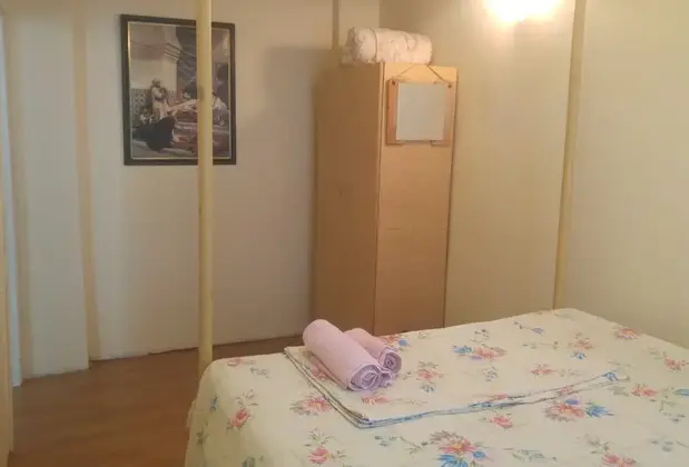 Cozy Very Central Family Suite - Görsel 4