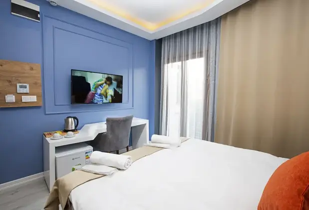 Alemeyn The Taksim Leons Hotel Spacafe - Görsel 4