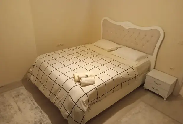 A Life Apart - Görsel 4