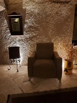 Oddest Cave Suit Aparts - Görsel 5