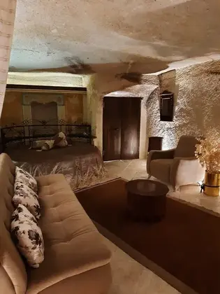 Oddest Cave Suit Aparts - Görsel 6