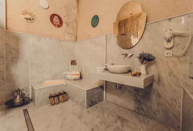 Peristyle Cave Cappadocia - Görsel 7