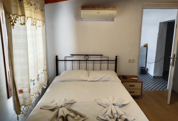 Balıkesir Ayvalık Esmez Aile Pansiyonu - Görsel 7