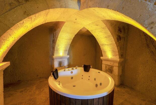 Doctors Cave Suites - Görsel 11