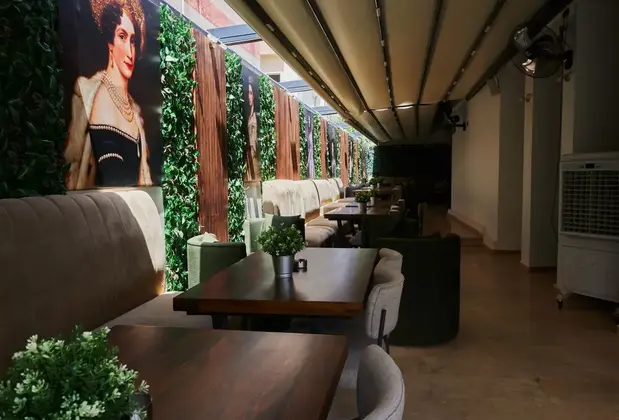 Crown Salamis Hotel - Görsel 6