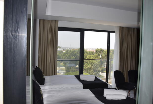 Crown Salamis Hotel - Görsel 8