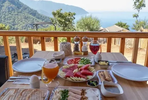 Goat Bungalow and Camping - Görsel 7