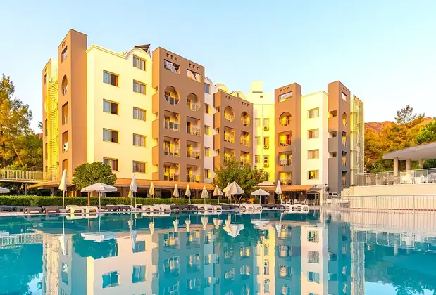 Caprice Beach Hotel - Görsel 3