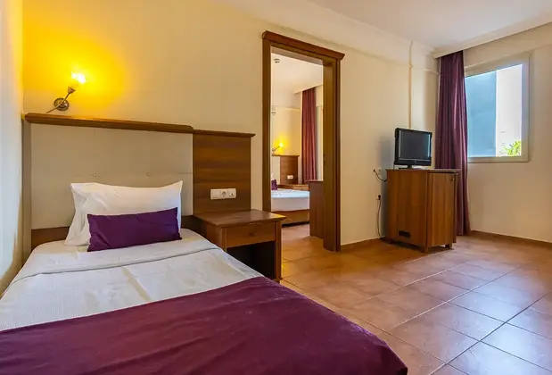 Caprice Beach Hotel - Görsel 9