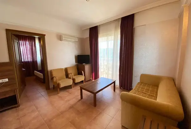 Caprice Beach Hotel - Görsel 11