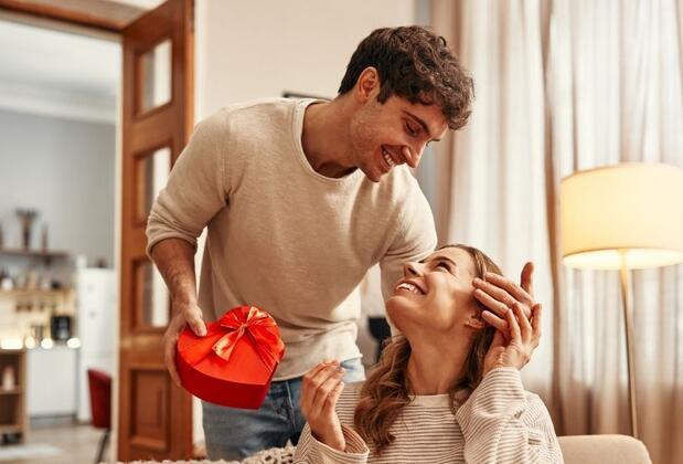 Testi Çöz Sevgililer Gününü Nasıl Geçirmen Gerektiğini Söyleyelim