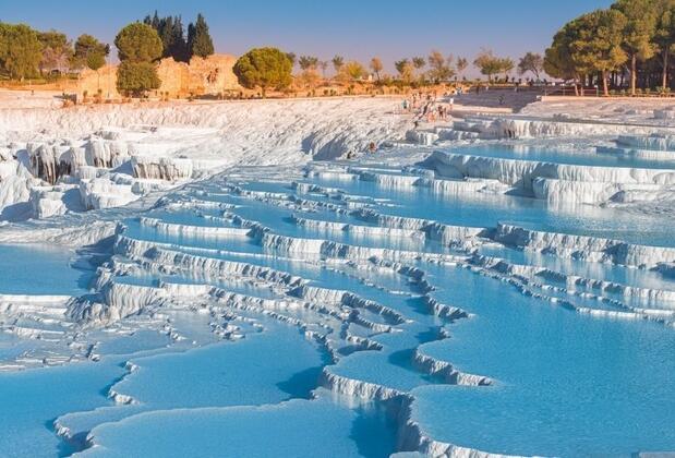Pamukkale travertenleri giriş ücreti nedir, hangi saatlerde açık? Nasıl kıyafet tercih edilmeli, ayakkabı ile girilir mi?