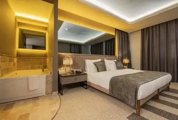 Four Mansions Hotel - Görsel 3